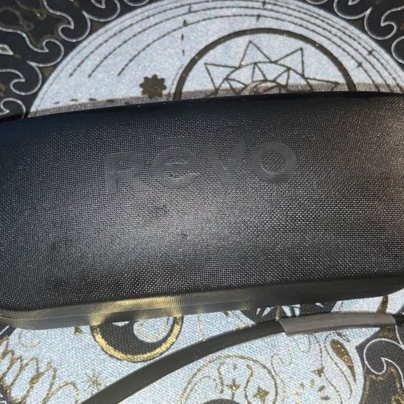 Revo sunglasses - Picture 6 of 9